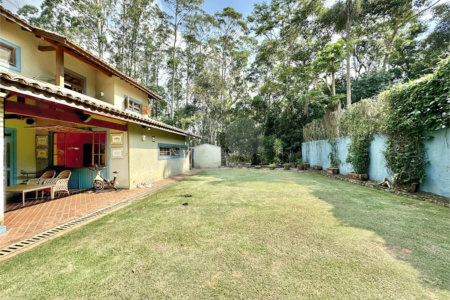 Casa à venda com 4 suítes no condomínio Parque das Artes, Embu das Artes - SP