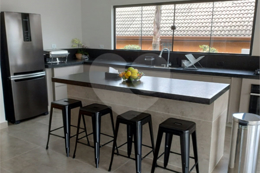 Casa à venda com 4 quartos, sendo 2 suítes, no condomínio Alpes da Cantareira, Mairiporã - SP