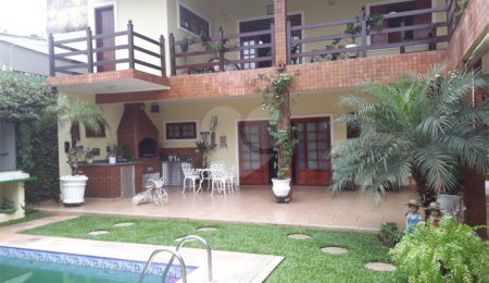 Sobrado à venda com 6 quartos, sendo 5 suítes, em Tremembé, São Paulo, SP