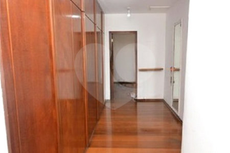 Casa à venda com 5 quartos, sendo 2 suítes, em Vila Galvão, Guarulhos, SP