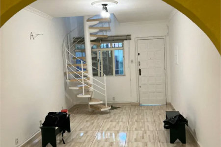 Sobrado à venda com 5 quartos, sendo 2 suítes, em Vila Universitária, São Paulo, SP