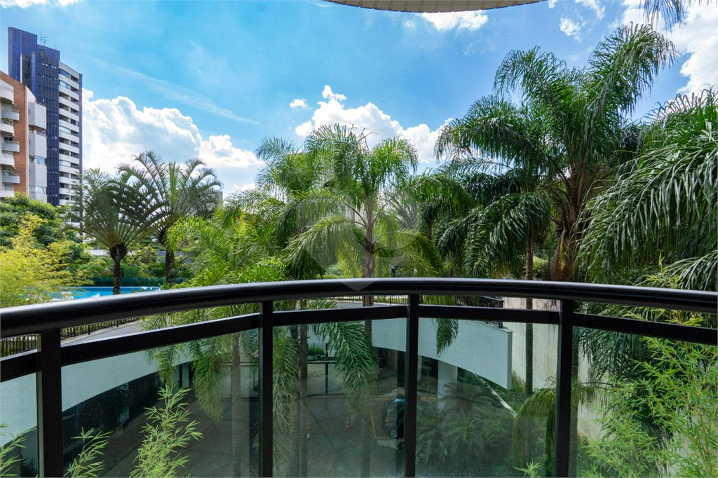 Apartamento à venda com 3 suítes em Vila Suzana, São Paulo, SP