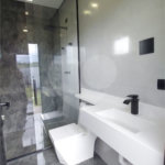 Casa à venda com 5 suítes no condomínio Figueira Garden, Atibaia - SP