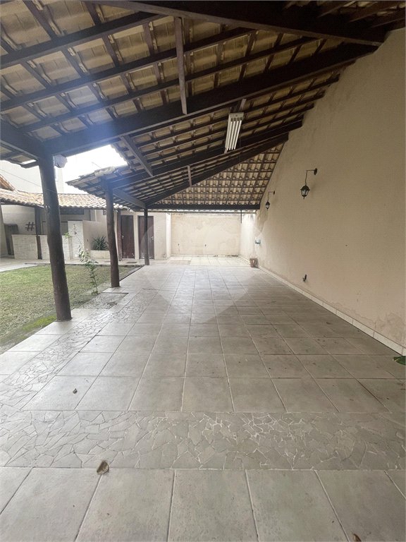 Casa à venda com 5 quartos, sendo 3 suítes, no condomínio Recanto das Palmeiras, Rio de Janeiro - RJ