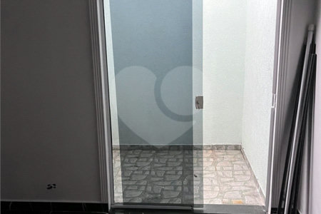 Sobrado à venda com 5 quartos, sendo 2 suítes,  em Jardim da Granja, São José dos Campos, SP