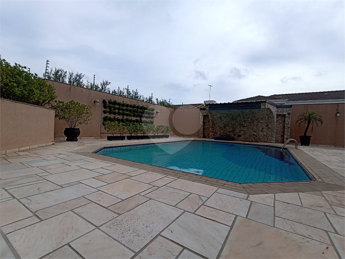 Apartamento à venda com 2 quartos, sendo 1 suíte, em Vila Maria, Itapetininga, SP
