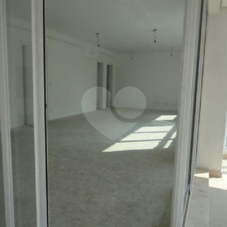 Apartamento à venda com 3 suítes em Campo Belo, São Paulo, SP