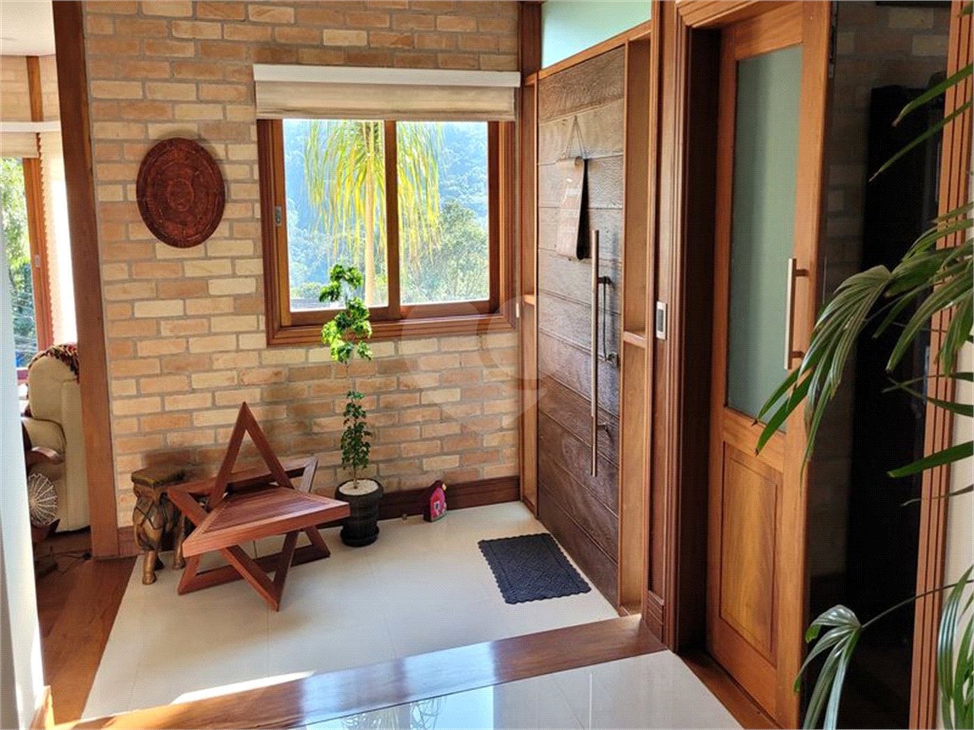 Casa à venda com 4 quartos, sendo 2 suítes, no condomínio Alpes da Cantareira, Mairiporã - SP