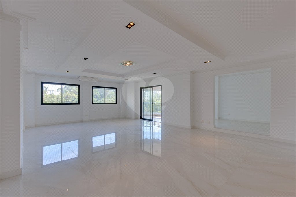 Apartamento à venda com 4 suítes em Jardim Marajoara, São Paulo, SP
