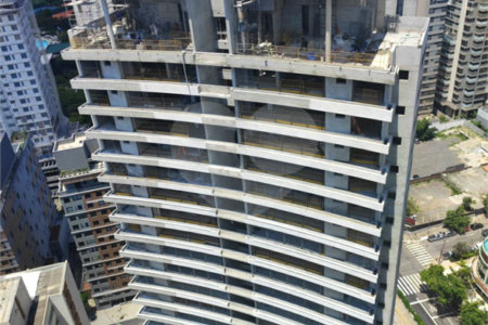 Apartamento à venda com 3 suítes em Moema, São Paulo, SP