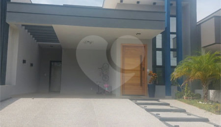 Casa à venda com 3 quartos, sendo 1 suíte,  no condomínio Mantova, Indaiatuba - SP