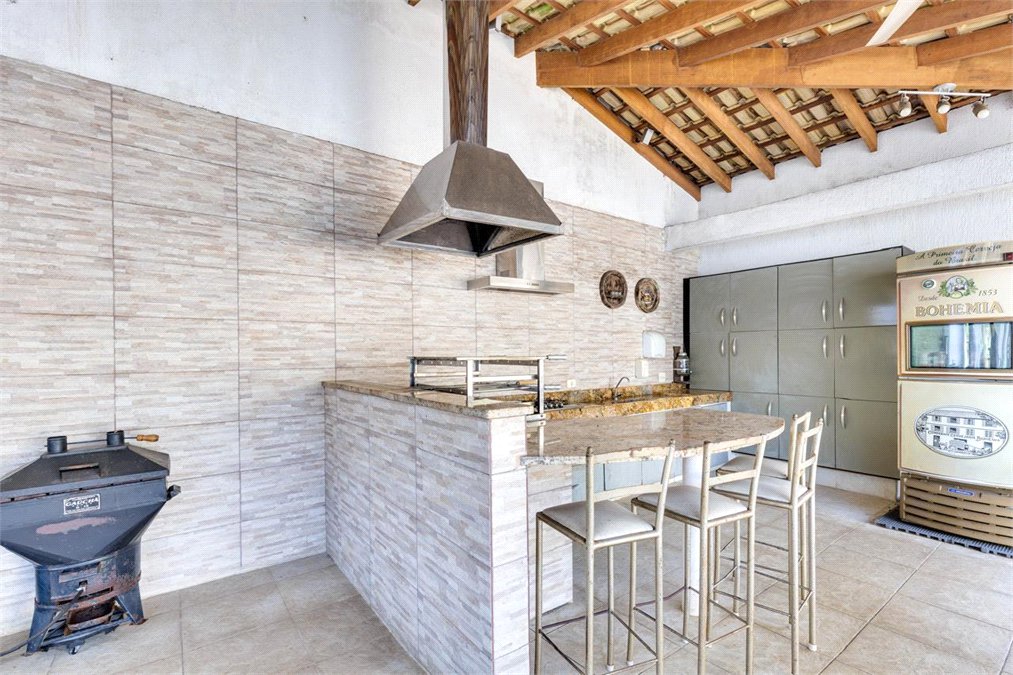 Casa Térrea à venda com 4 quartos, sendo 2 suítes, em Interlagos, São Paulo, SP