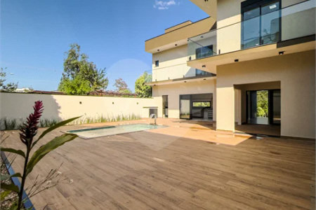 Indaiatuba - Condomínio Milano - Sobrado - 350 m² de terreno - 240 m² de área construída - 4 vagas de garagem, sendo 2 cobertas - Salas de estar e jantar integradas - 3 suítes com closet e varanda no pavimento superior - Escritório no térreo - Espaço gourmet com churrasqueira - Banheiro externo