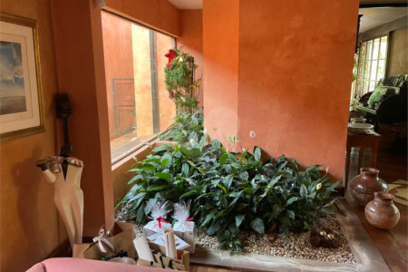 Casa à venda ou para alugar com 4 quartos, sendo 3 suítes, em Jardim Leonor, São Paulo, SP