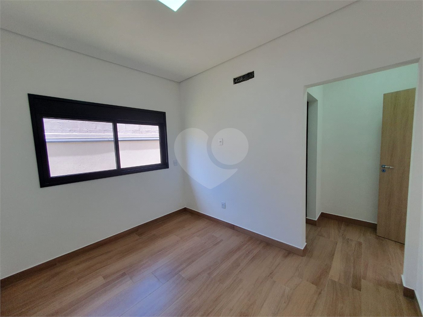 Casa à venda com 3 suítes no condomínio Via Castelli, Louveira - SP