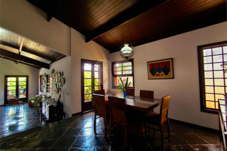 Casa à venda com 4 quartos, sendo 2 suítes, em Jardim Santa Bárbara, Atibaia, SP