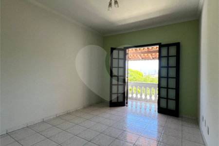 Sobrado à venda com 3 quartos, sendo 1 suíte, em Conjunto Habitacional Brás Cubas, Mogi das Cruzes, SP