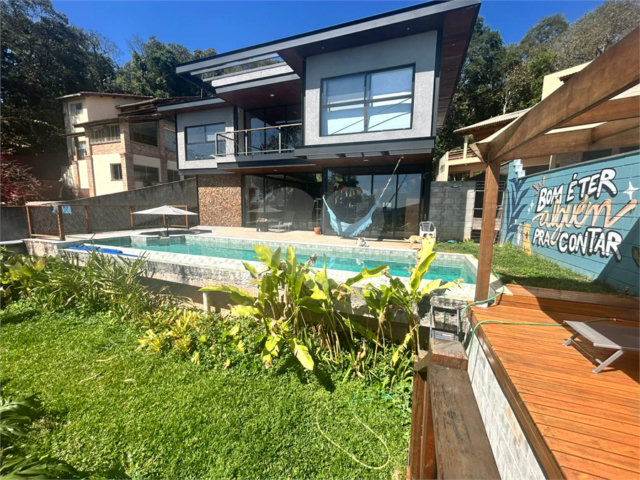 Casa à venda com 4 suítes no condomínio Residencial Bosque da Serra, Mairiporã - SP