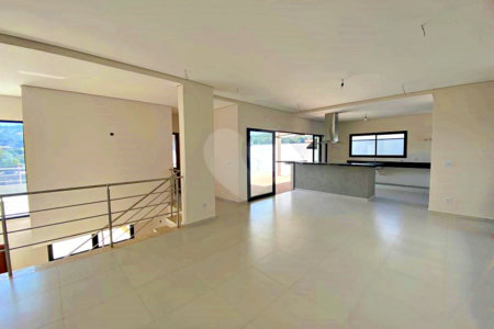 Casa à venda com 3 suítes no condomínio Santa Isabel I, Louveira - SP