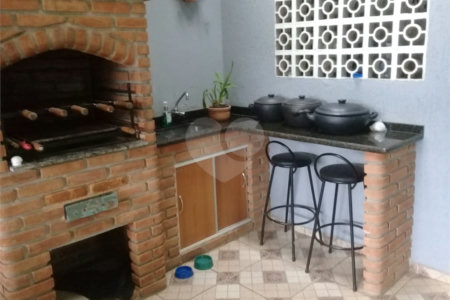 Sobrado à venda com 2 quartos, sendo 1 suíte, em Cidade Boa Vista, Suzano, SP