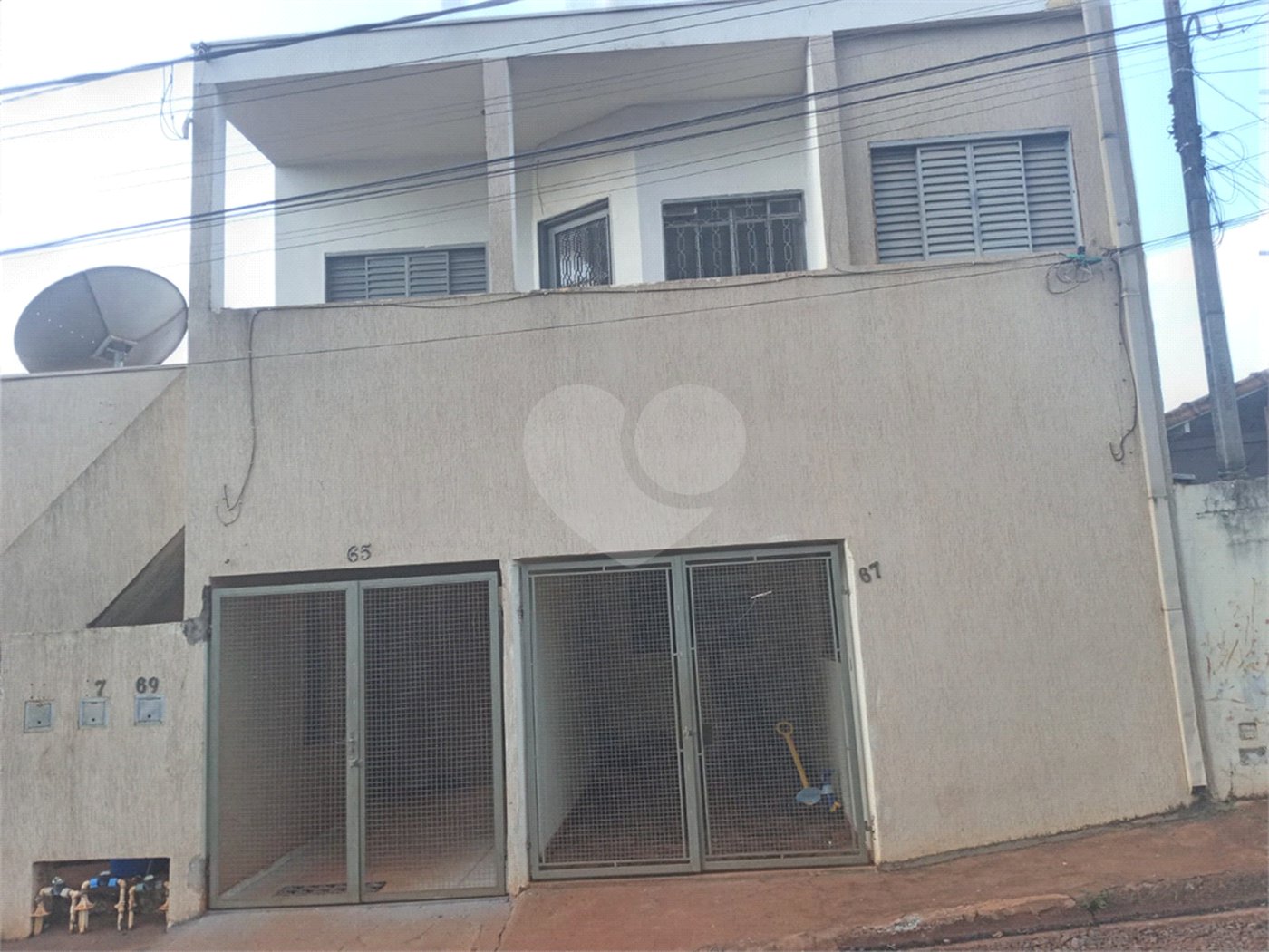 Imóvel para venda sendo 03 casas independentes na Vila Celina.