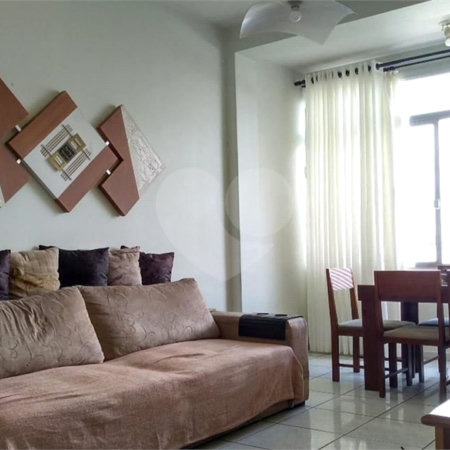 Apartamento com três dormitórios no Bom Retiro.