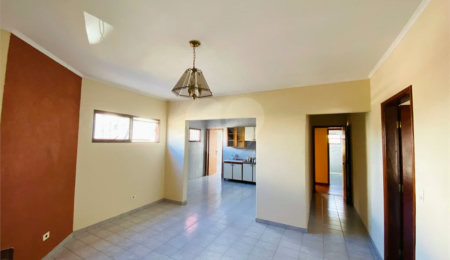 Apartamento à venda com 3 quartos, sendo 1 suíte,  no Centro, Poços de Caldas, MG