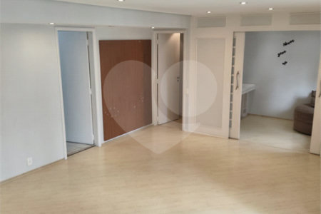 Apartamento à venda com 3 quartos, sendo 1 suíte, em Indianópolis, São Paulo, SP