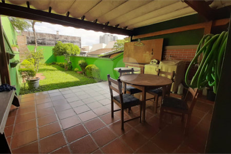 Casa à venda com 3 quartos, sendo 1 suíte, em Campo Grande, São Paulo, SP