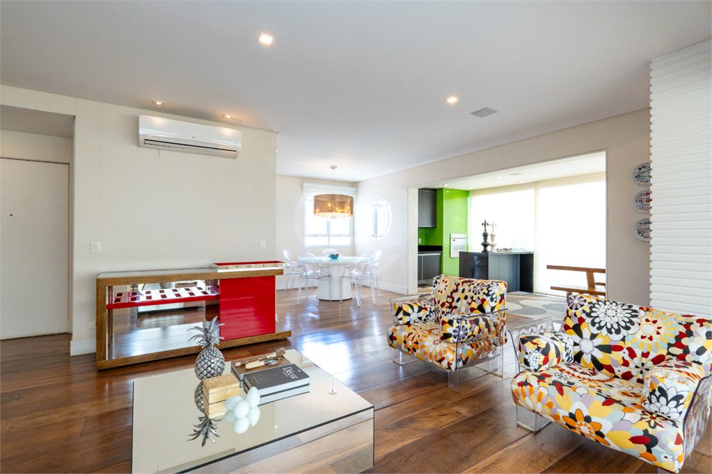 Apartamento à venda com 3 suítes em Vila Nova Conceição, São Paulo, SP
