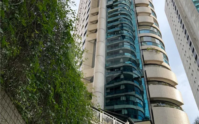 Apartamento de Alto Padrão com Lazer Completo em Frente ao Parque Burle Marx