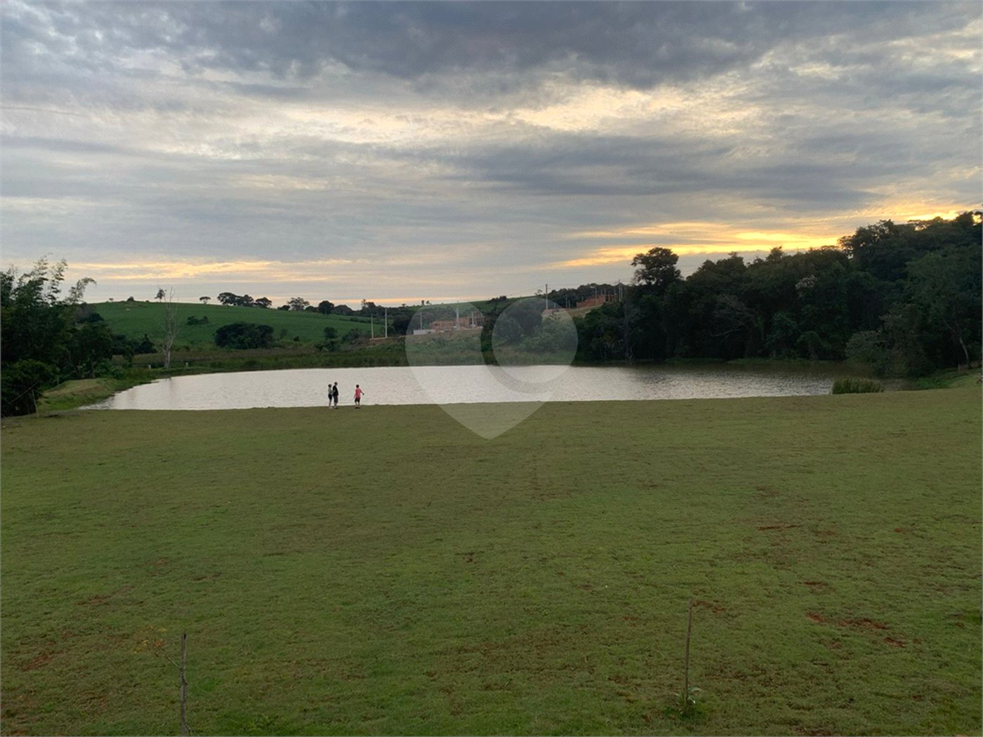 Terreno à venda no condomínio Jardim Residencial Helena Maria, Sorocaba - SP