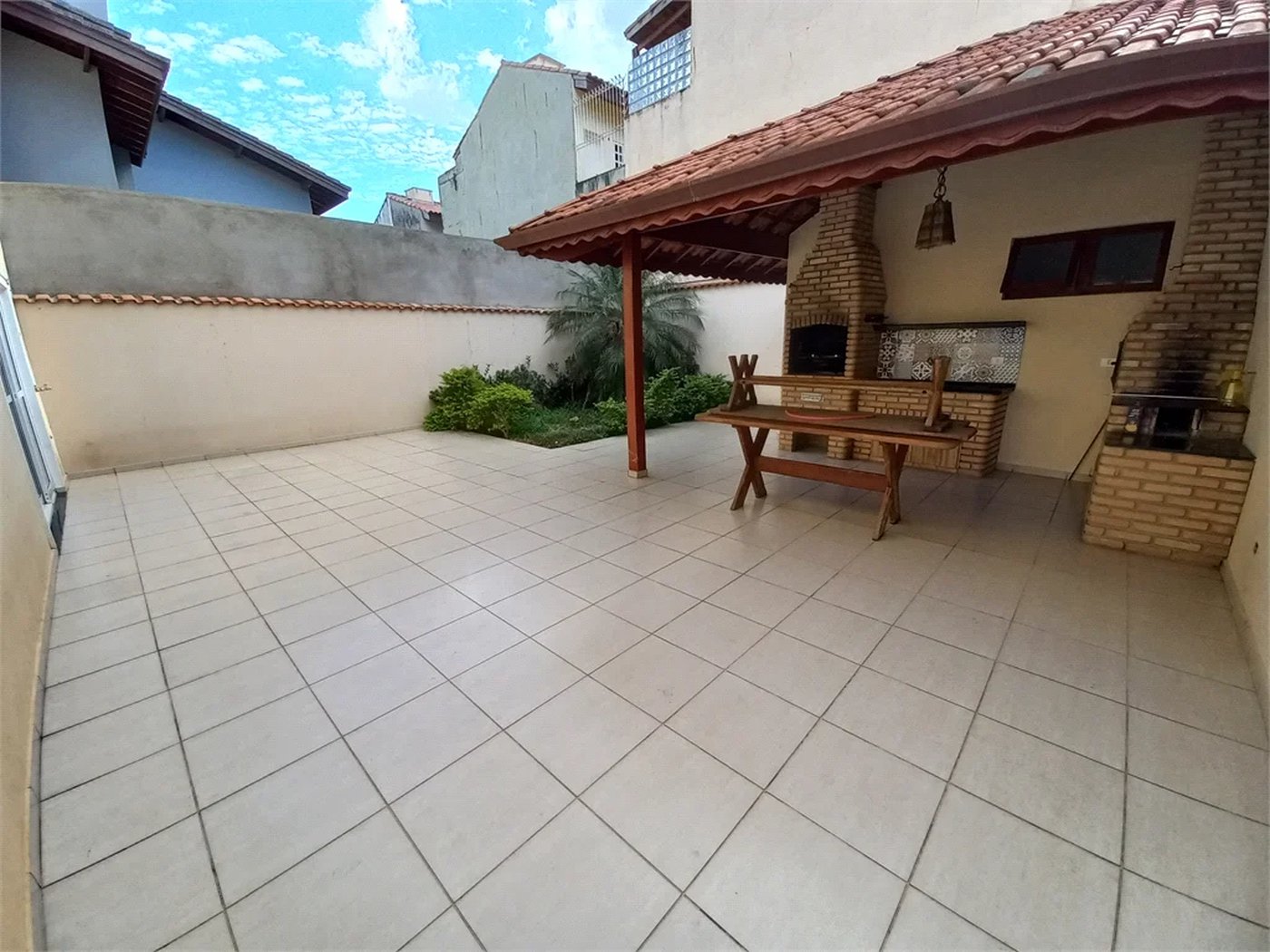 Sobrado à venda com 3 quartos, sendo 1 suíte, em Lar São Paulo, São Paulo, SP