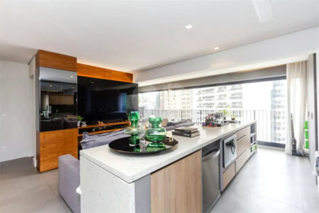 Apartamento à venda com 3 quartos, sendo 1 suíte,  em Vila Olímpia, São Paulo, SP