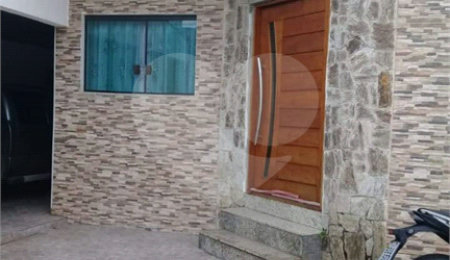 Casa à venda com 4 quartos, sendo 1 suíte,  em Parque Santa Rosa, Suzano, SP
