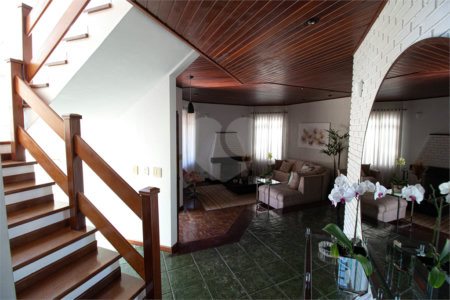 Casa à venda com 1 quarto, sendo 3 suítes, em Esplanada Mendes Moraes, São Roque, SP