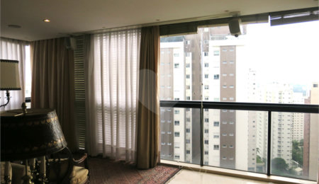 Apartamento à venda com 3 suítes em Vila Suzana, São Paulo, SP