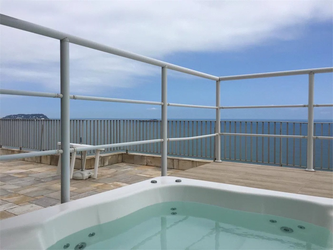 Apartamento à venda com 3 quartos em Pitangueiras, Guarujá, SP