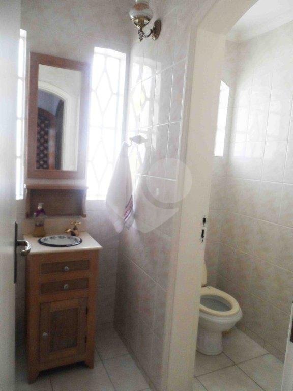 Sobrado à venda com 5 quartos, sendo 3 suítes, em Interlagos, São Paulo, SP