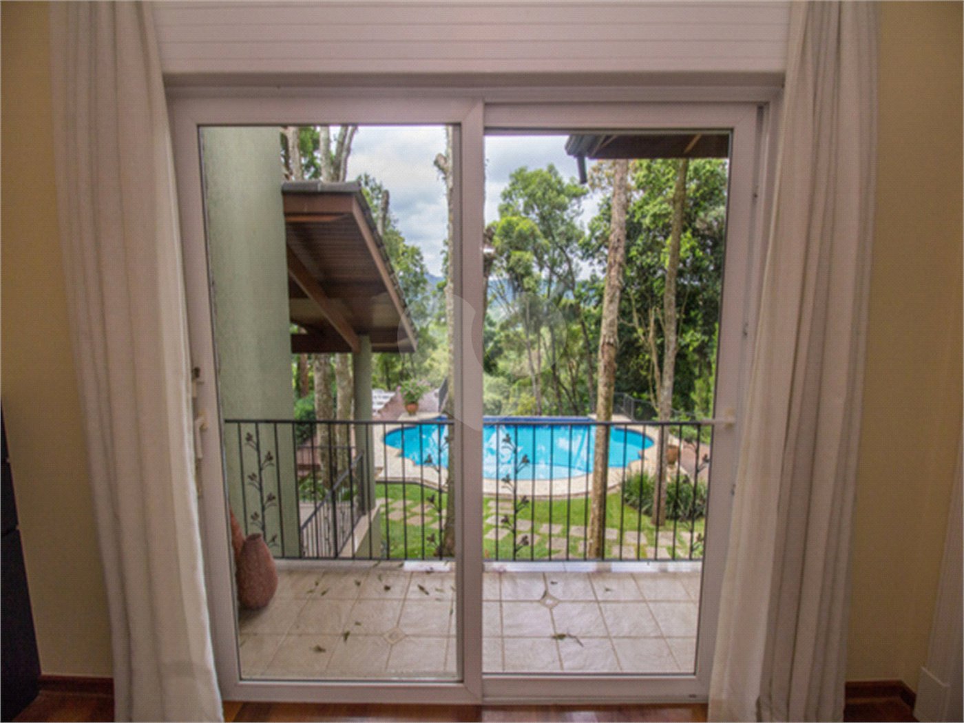 Casa à venda com 4 suítes no condomínio Alpes da Cantareira, Mairiporã - SP