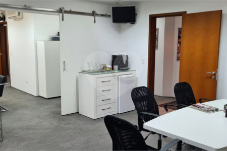 Sobrado à venda com 3 quartos, sendo 1 suíte, em Vila Mariana, São Paulo, SP