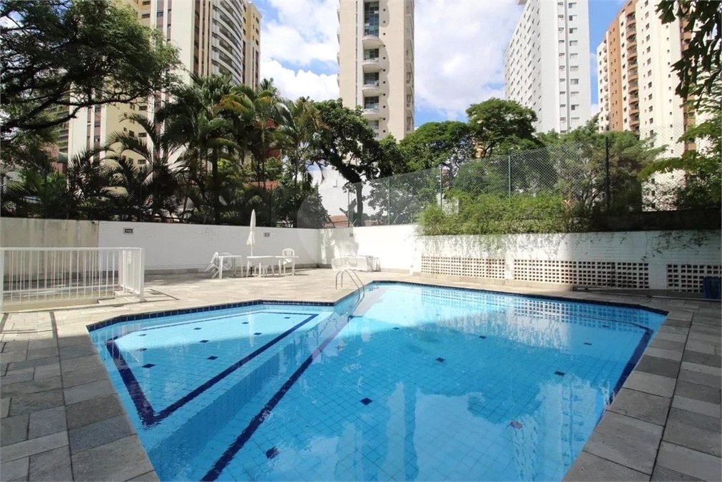 Apartamento à venda com 3 quartos, sendo 1 suíte,  em Vila Uberabinha, São Paulo, SP