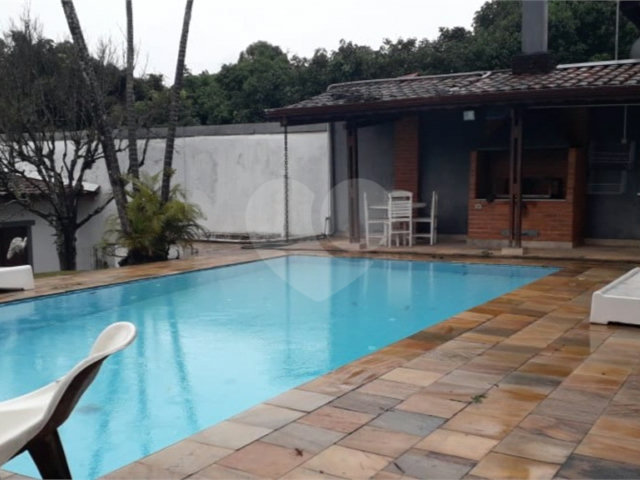 Casa à venda com 3 quartos, sendo 1 suíte,  no condomínio Chacarás Bela Vista, Mairiporã - SP