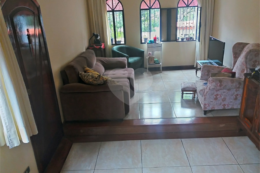 Sobrado à venda com 3 quartos, sendo 1 suíte, em Tremembé, São Paulo, SP