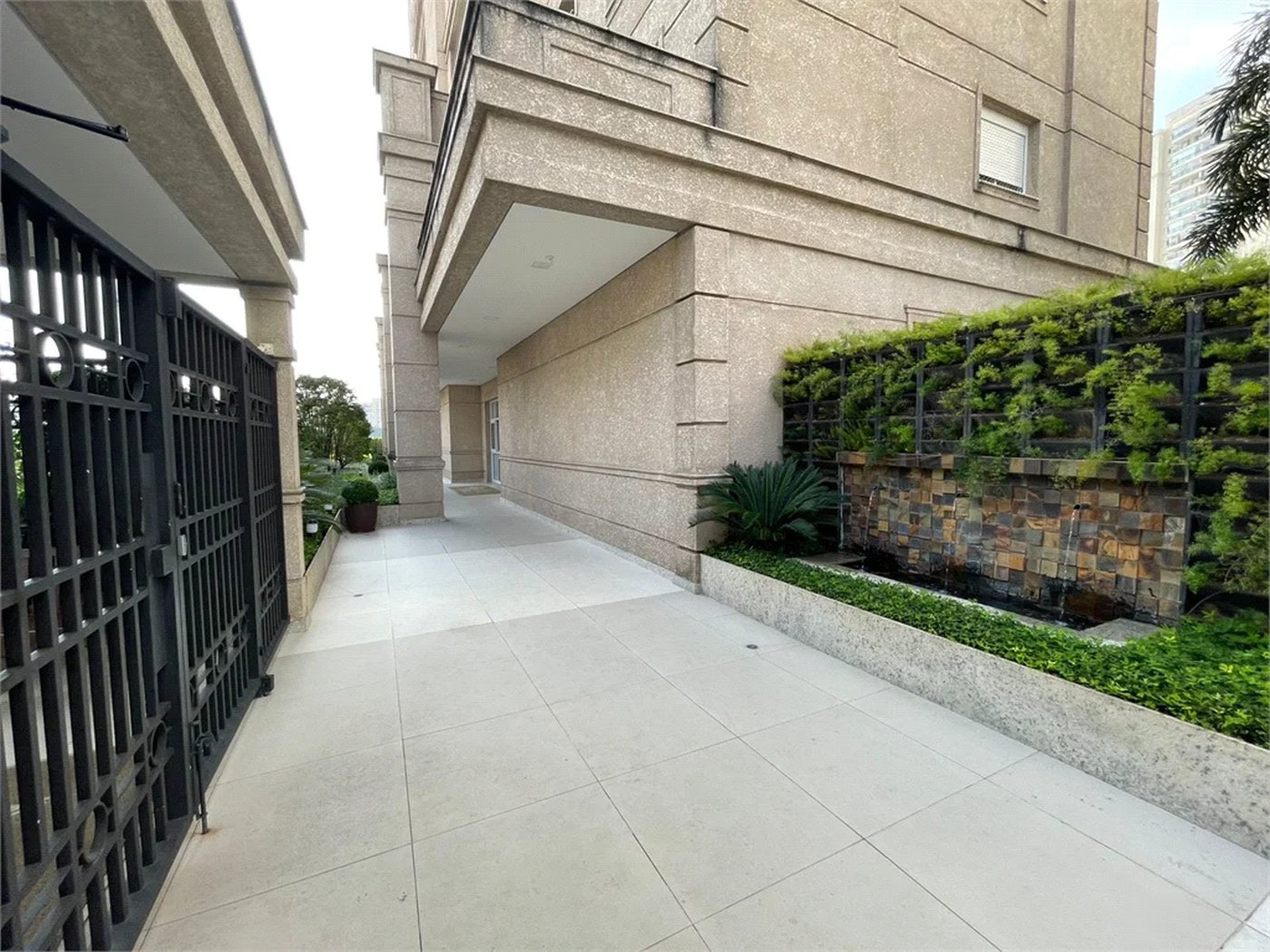 Apartamento à venda com 3 suítes em Vila Romana, São Paulo, SP