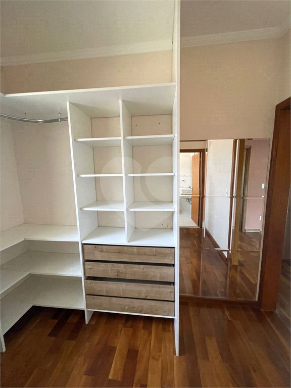 Casa à venda ou para alugar com 3 quartos, sendo 1 suíte, no condomínio Villagio Bella Citta, Mogi das Cruzes - SP