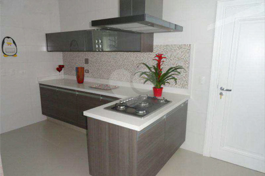 Apartamento à venda com 3 suítes em Jardim Virgínia, Guarujá, SP