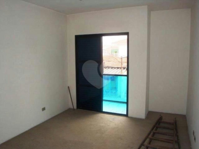 Sobrado à venda com 3 quartos, sendo 1 suíte,  em Vila Constança, São Paulo, SP