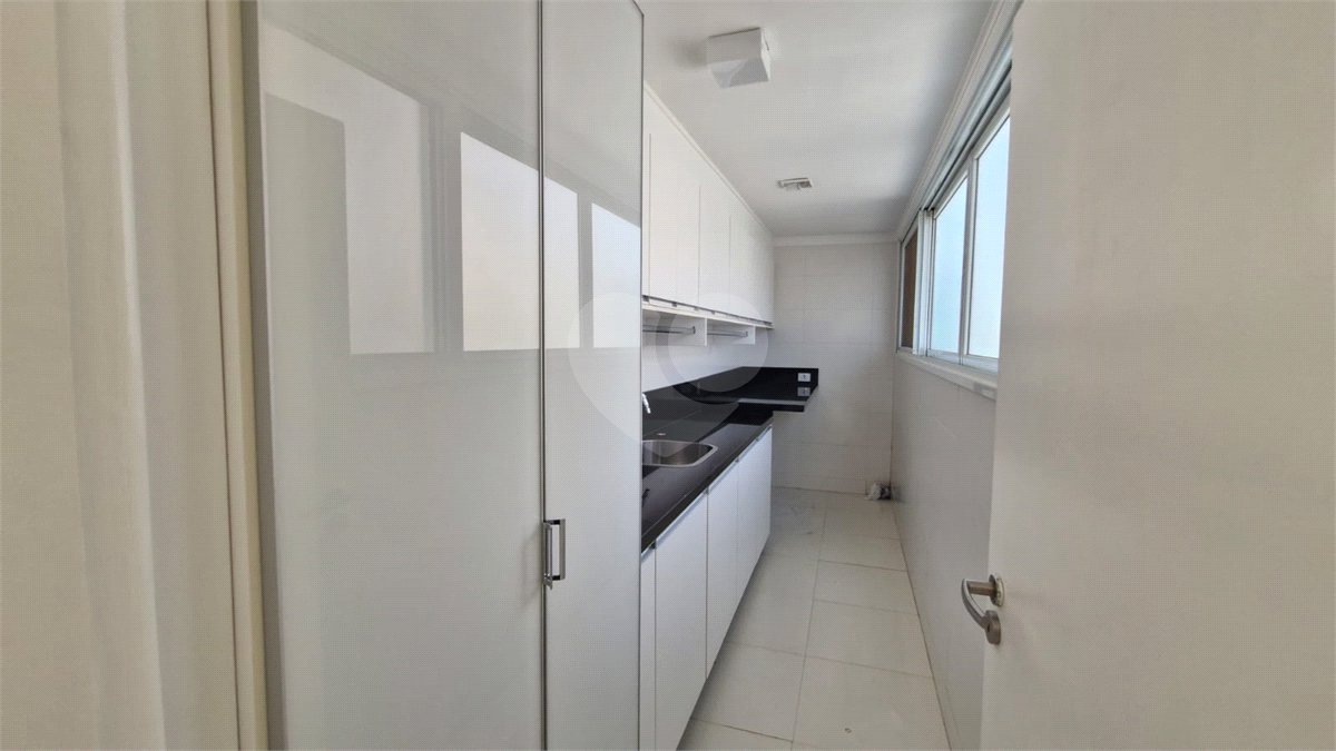 Casa à venda ou para alugar com 5 quartos, sendo 4 suítes, no condomínio Shamballa II, Atibaia - SP