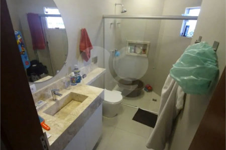 Sobrado à venda com 3 quartos, sendo 2 suítes,  em Rudge Ramos, São Bernardo do Campo, SP